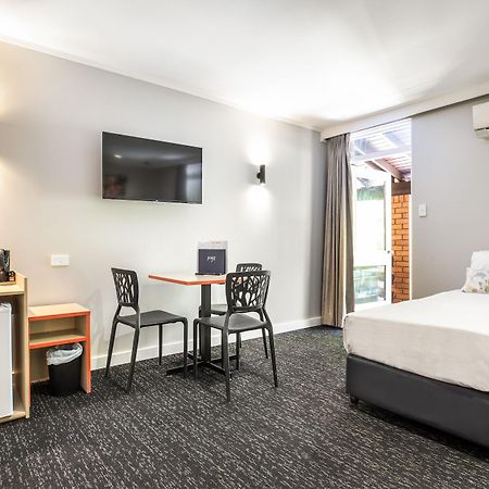 Nightcap At The Ranch Hotel Macquarie Park Exterior foto