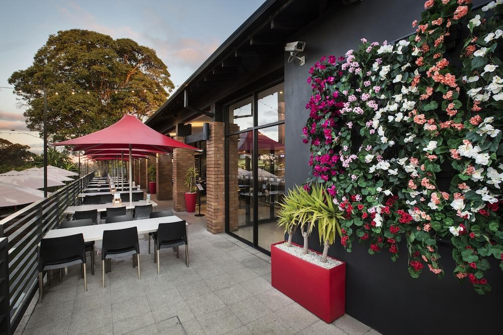 Nightcap At The Ranch Hotel Macquarie Park Exterior foto